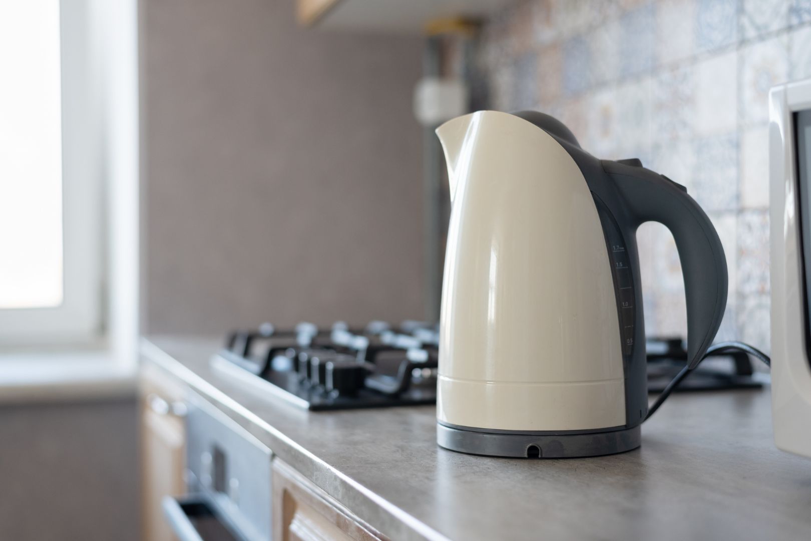 Vale a Pena Comprar Chaleira Eletrica para Cozinha Pequena Analise Completa para Voce Decidir